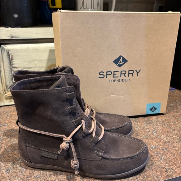 Sperry booties suede size 6.5 - Picture 2 of 5